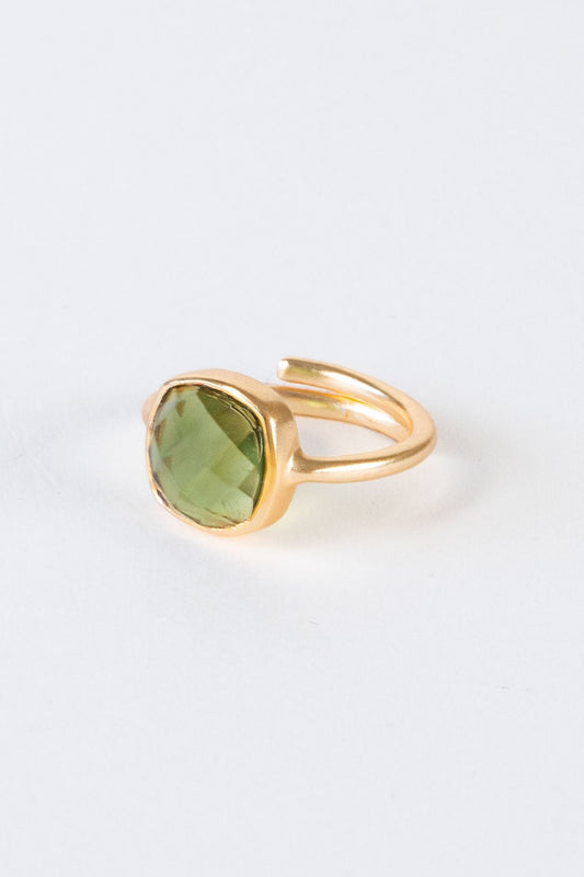 Anillo Dorado Con Piedra Verde Cristina Oria