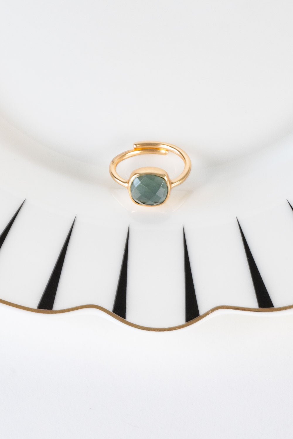 Plato Anillo Dorado Con Piedra Azul Cristina Oria
