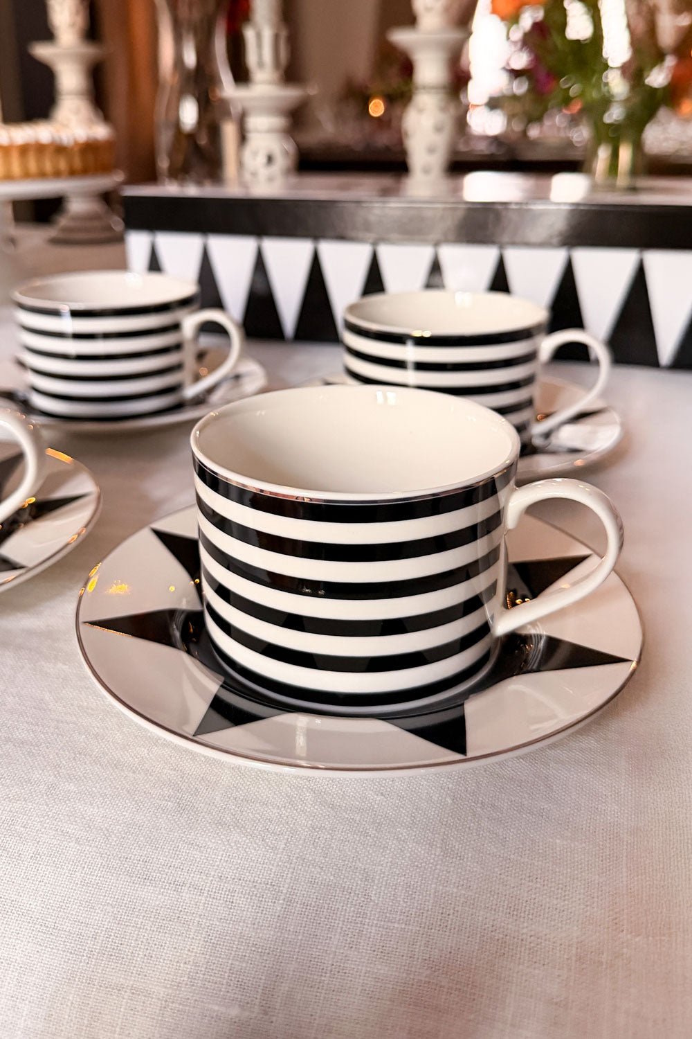 Detalle Caja De Regalo Tazas Y Platos Circus Cristina Oria