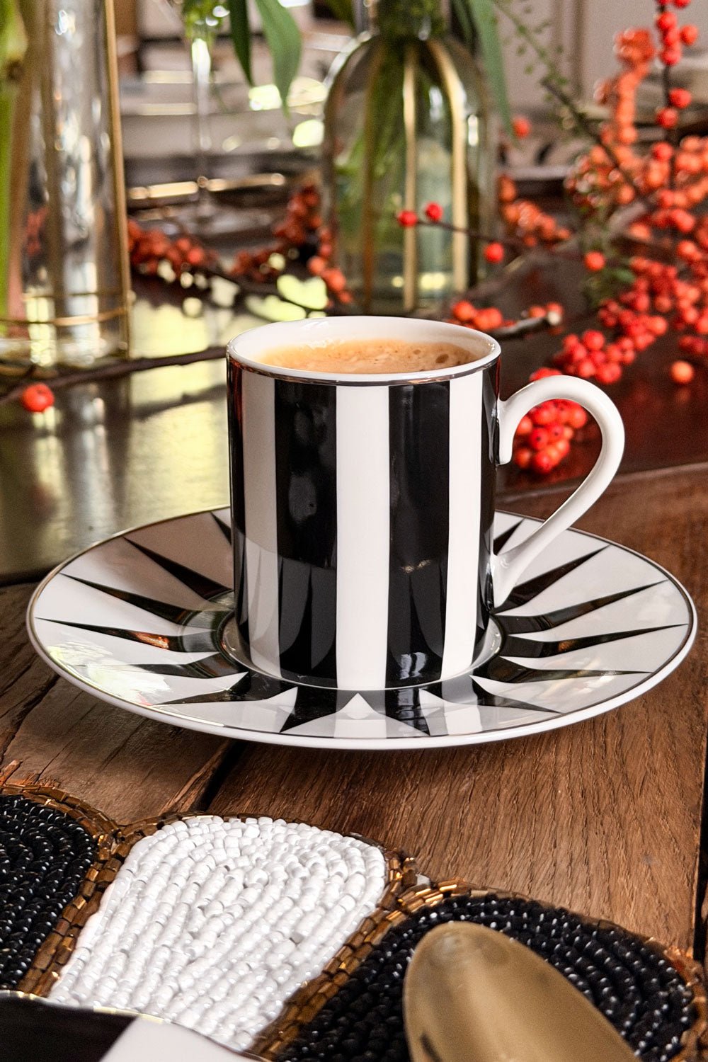 Taza Y Plato Espresso Circus Blanca Y Negra Cristina Oria