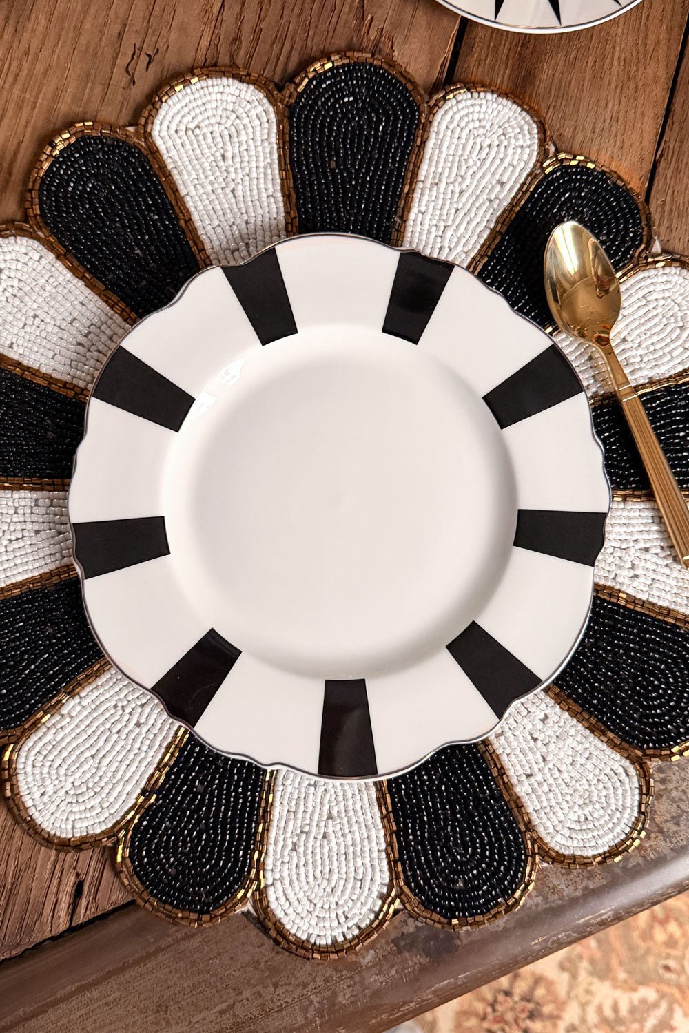 Detalle Tercero Plato Postre Rayas Cristina Oria