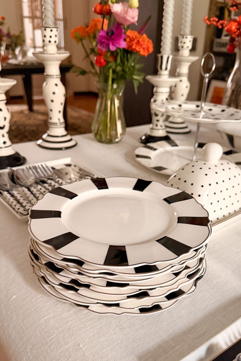 Detalle Quinto Plato Postre Rayas Cristina Oria