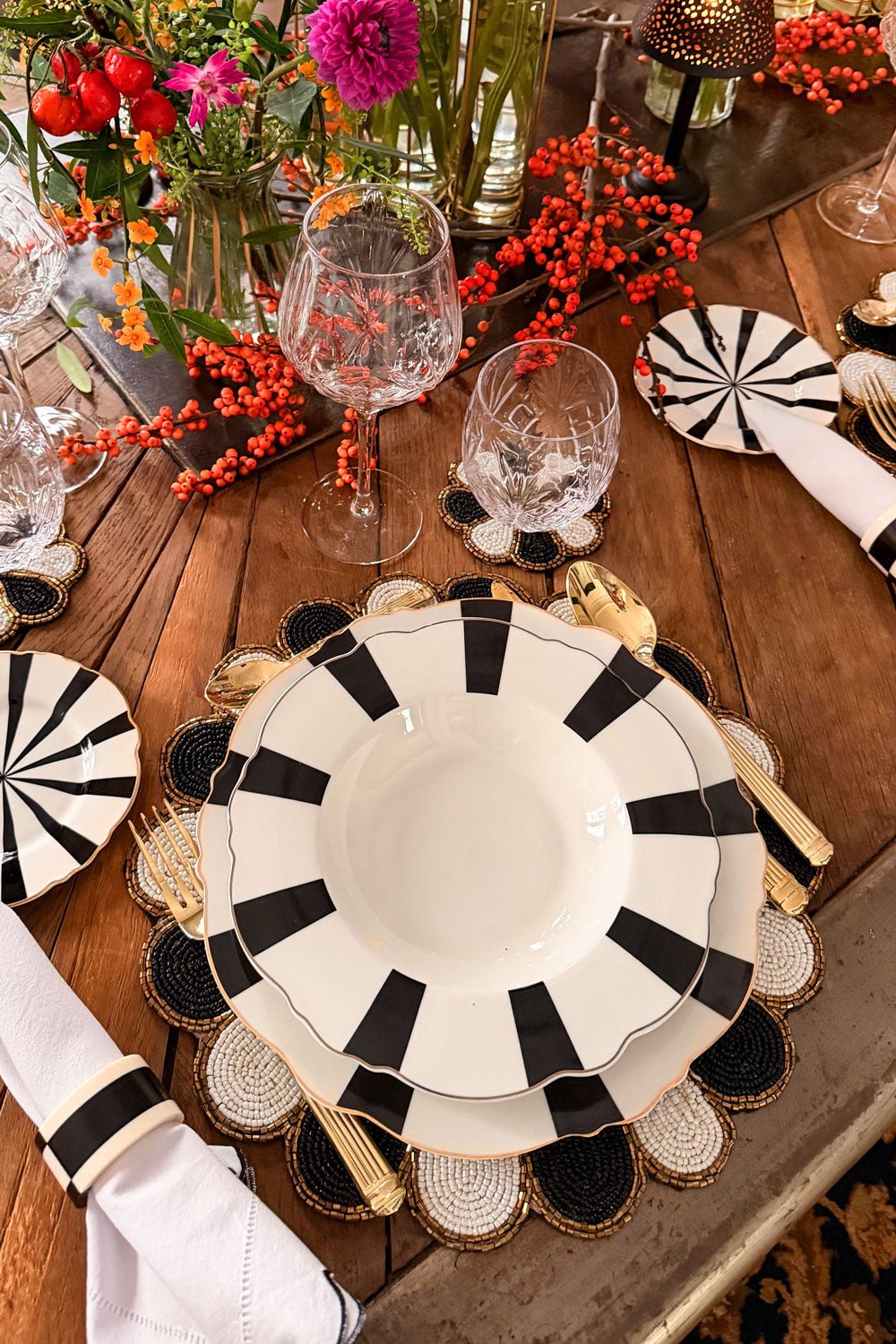 Detalle Mesa Plato Hondo Rayas Cristina Oria 