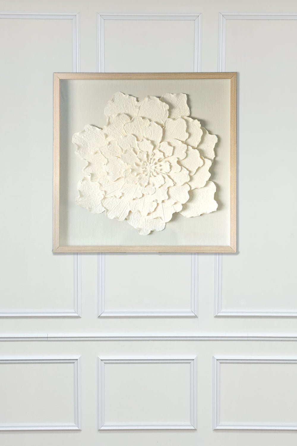Cuadro De Cristal Con Flor En Papel Maché Cristina Oria 
