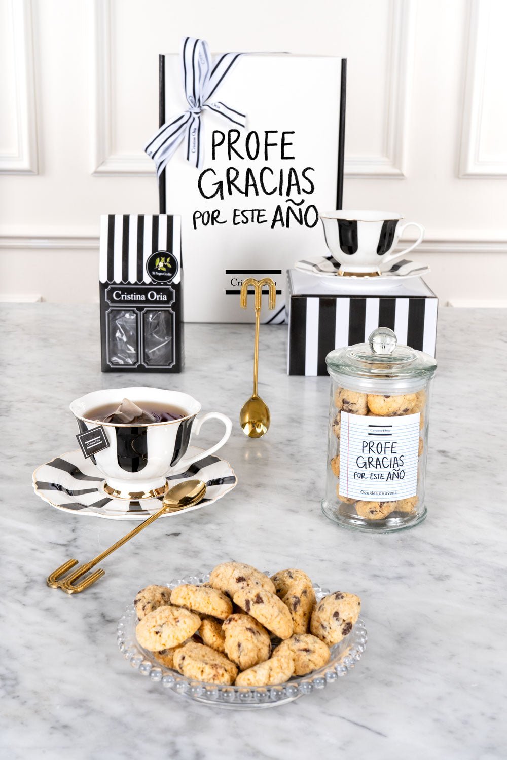 Caja Taza CO, Cucharita Inicial & Dulces Especial Profesores Cristina Oria