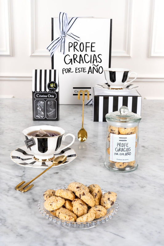 Caja Taza CO, Cucharita Inicial & Dulces Especial Profesores Cristina Oria