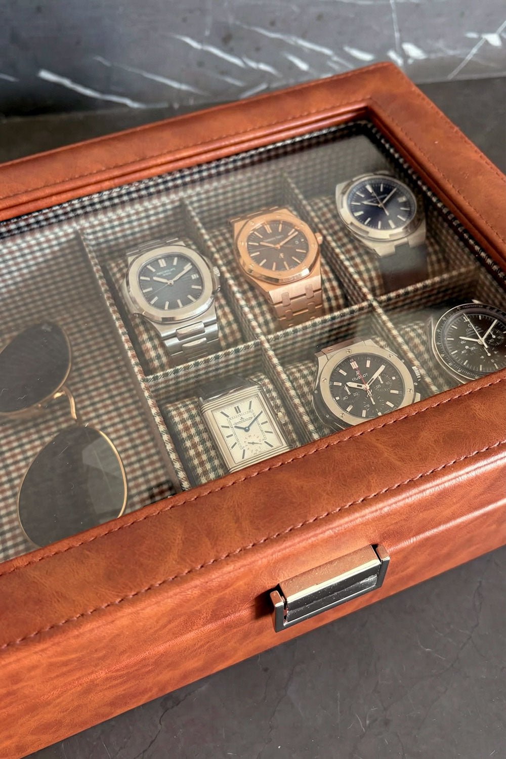 Detalle Cofre Para Relojes Efecto Piel Y Pata De Gallo Cristina Oria 