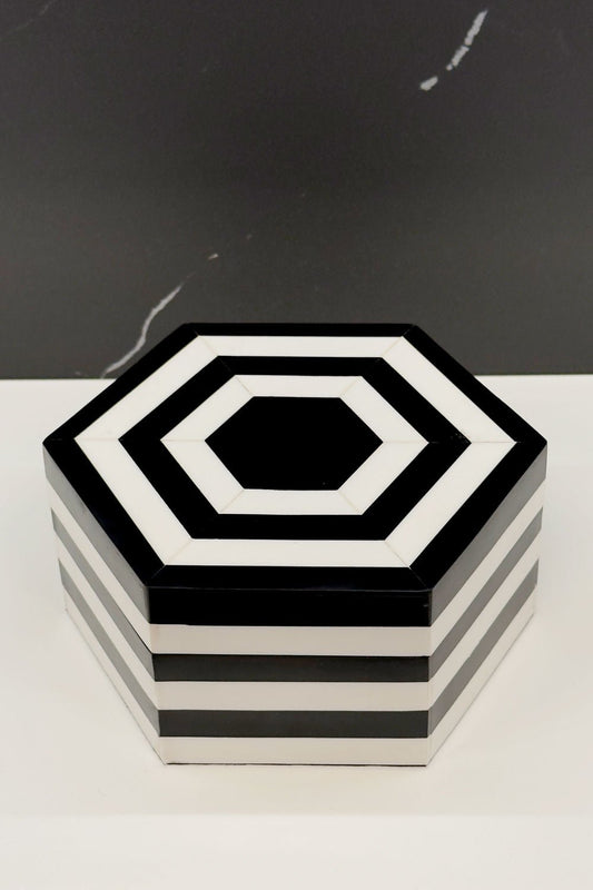 Caja Decorativa De Resina Hexagonal Diseño Rayas Blancas & Negras Cristina Oria