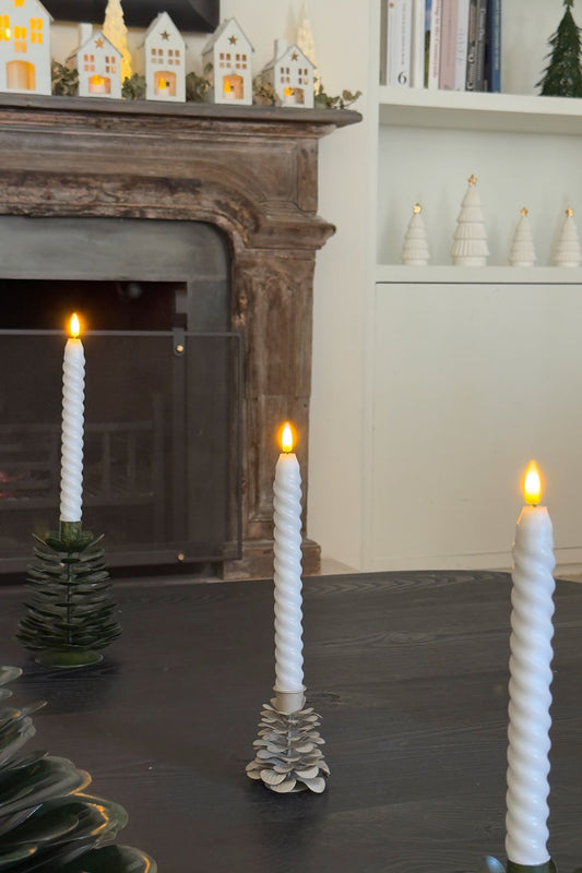 Candelabro De Hierro Con Diseño De Árbol Blanco Y Dorado Cristina Oria 