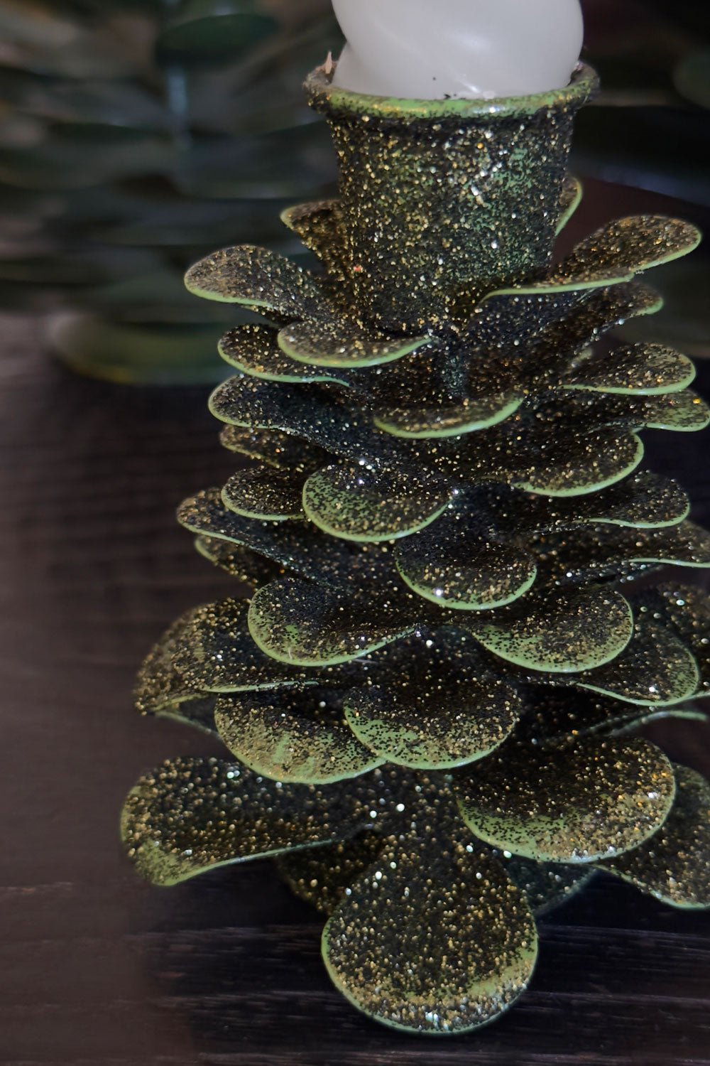 Candelabro De Hierro Con Diseño De Árbol Verde Y Purpurina