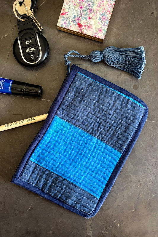 Cartera Pequeña Rayas Azul Oscuro & Azul Claro Cristina Oria