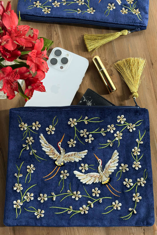 Cartera De Terciopelo Azul Con Grullas Y Flores Bordadas Cristina Oria