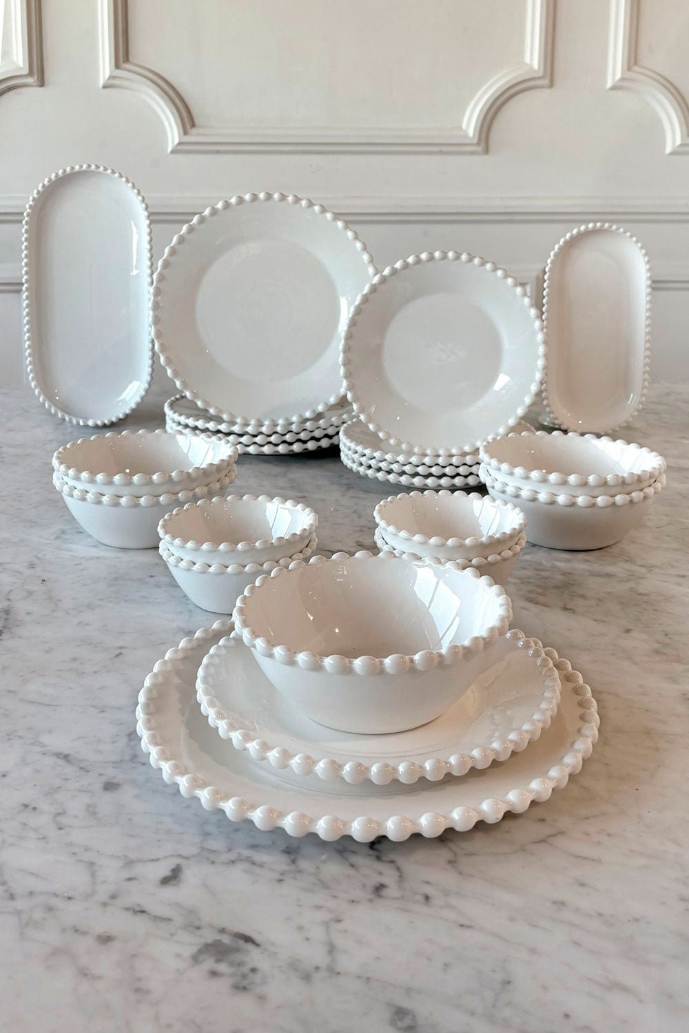 Vaisselle Complète en Porcelaine Blanche Avec Petites Perles 4 Personnes