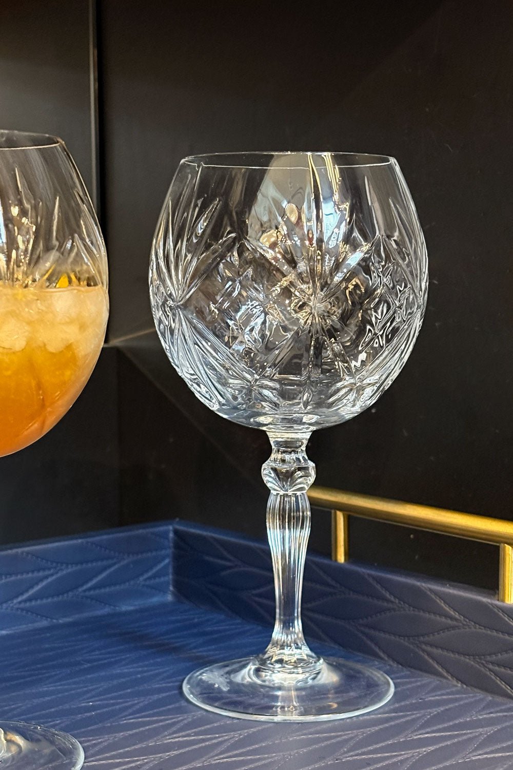 Detalle Vacía Copa Con Detalles Tallados Cristina Oria 