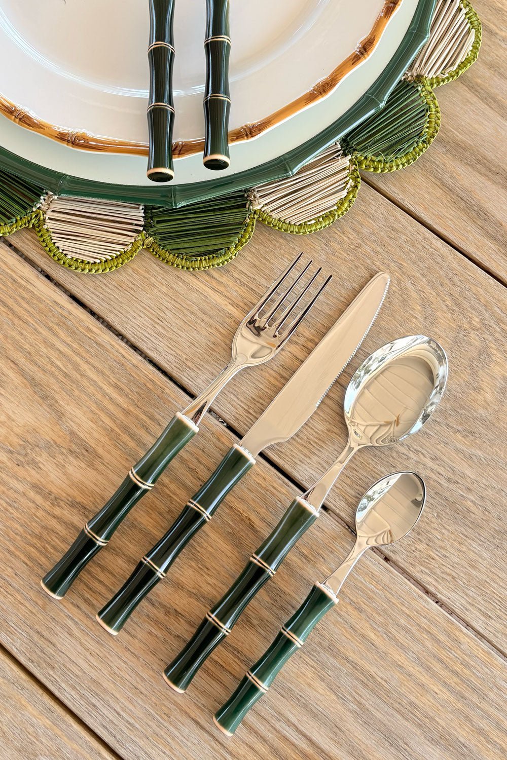 Couverts 24 pièces design bambou vert