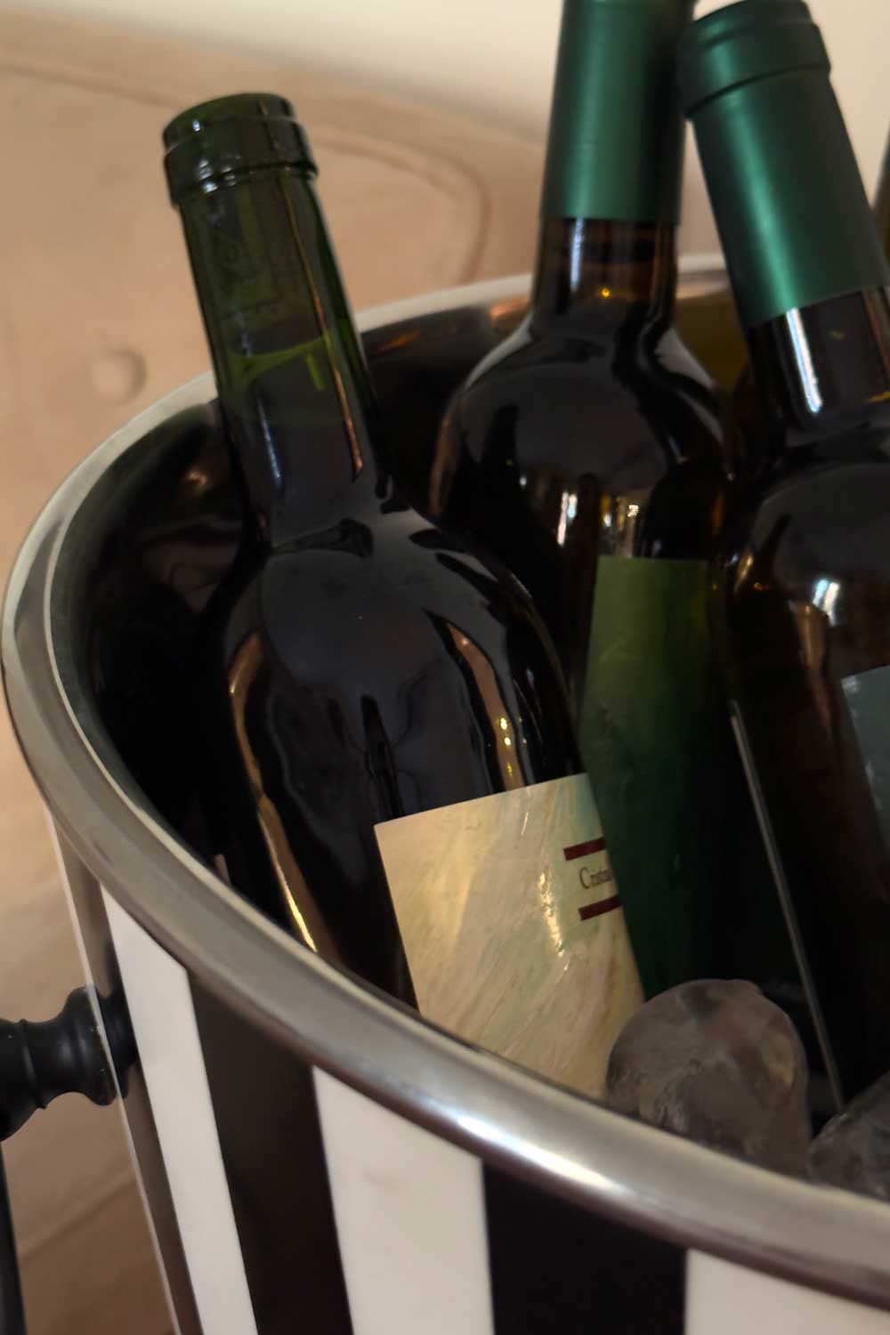 Champanera De Resina Con Diseño De Rayas Blancas Y Negras