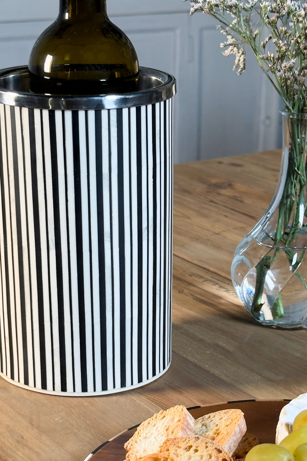 Detalles Enfriador De Botellas De Resina Con Diseño De Prisma Cristina Oria
