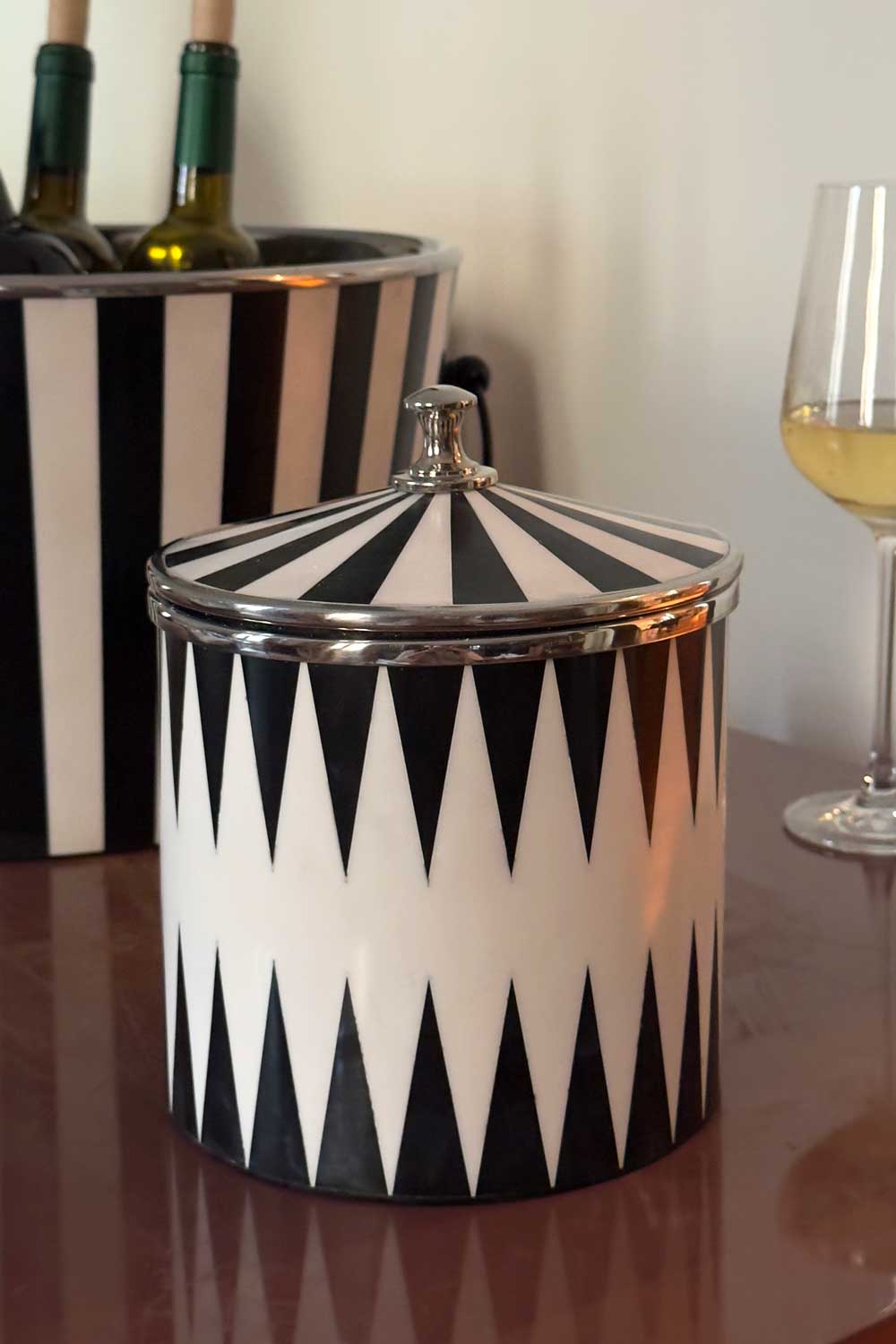 Cubitera De Resina Con Diseño Circus Blanca Y Negra Pequeña