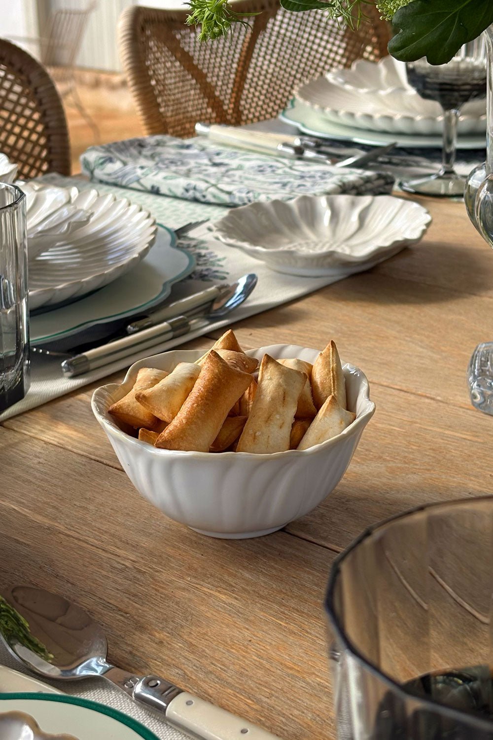 Cuenco Mediano Con Diseño De Flor Blanca CO