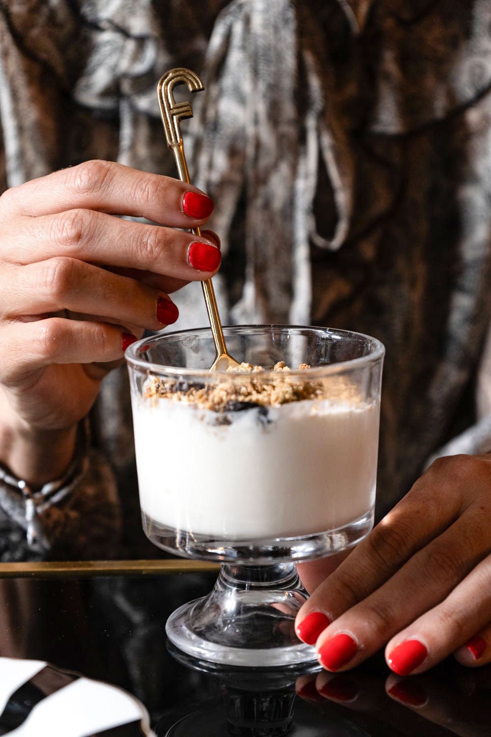 Cucharita de Bronce Inicial F