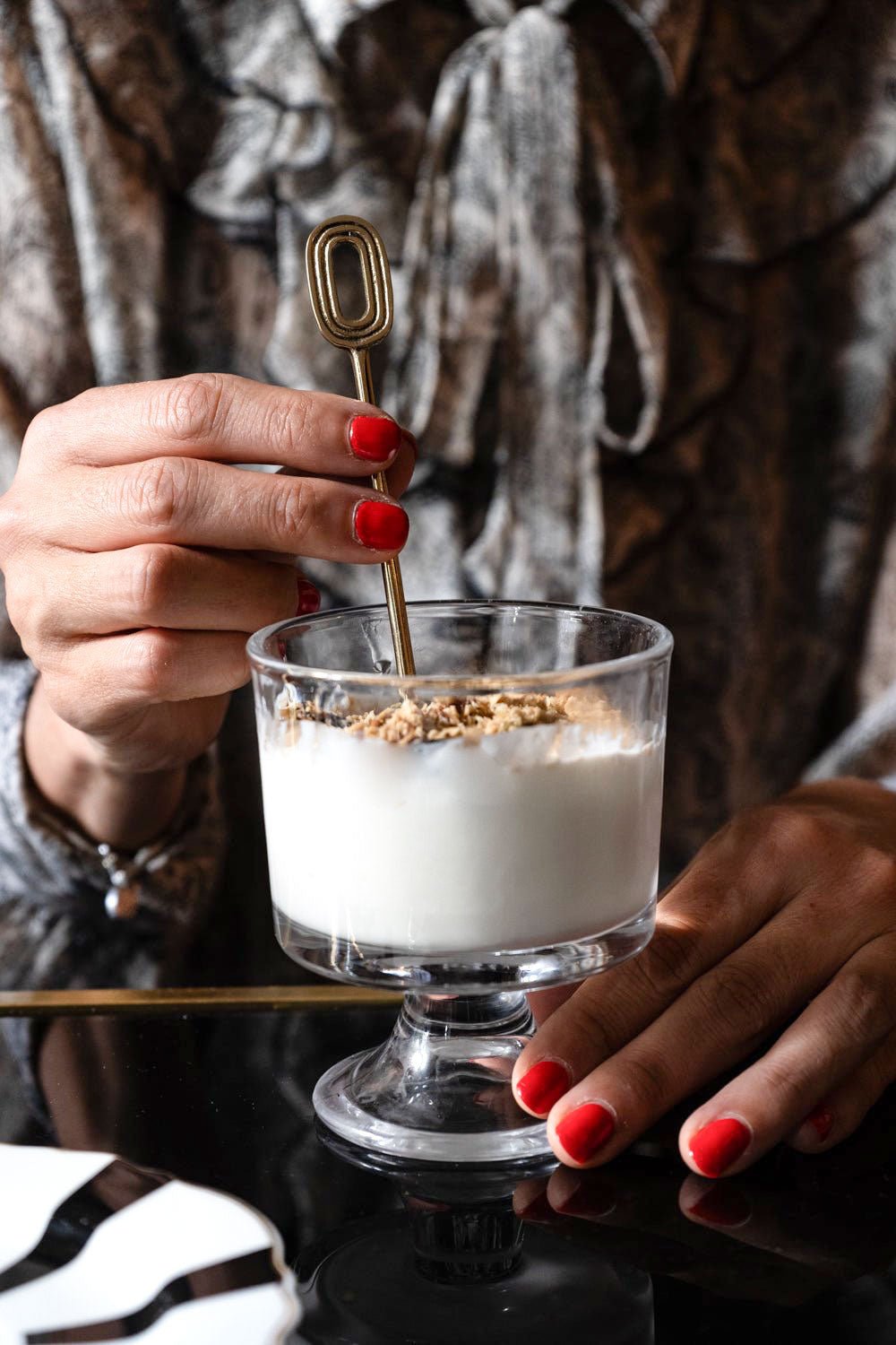 Cuillère dorée initiale O