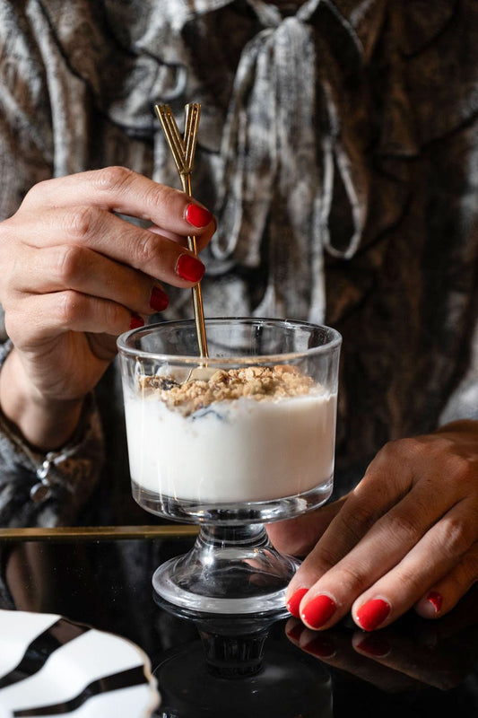 Cuillère dorée initiale V