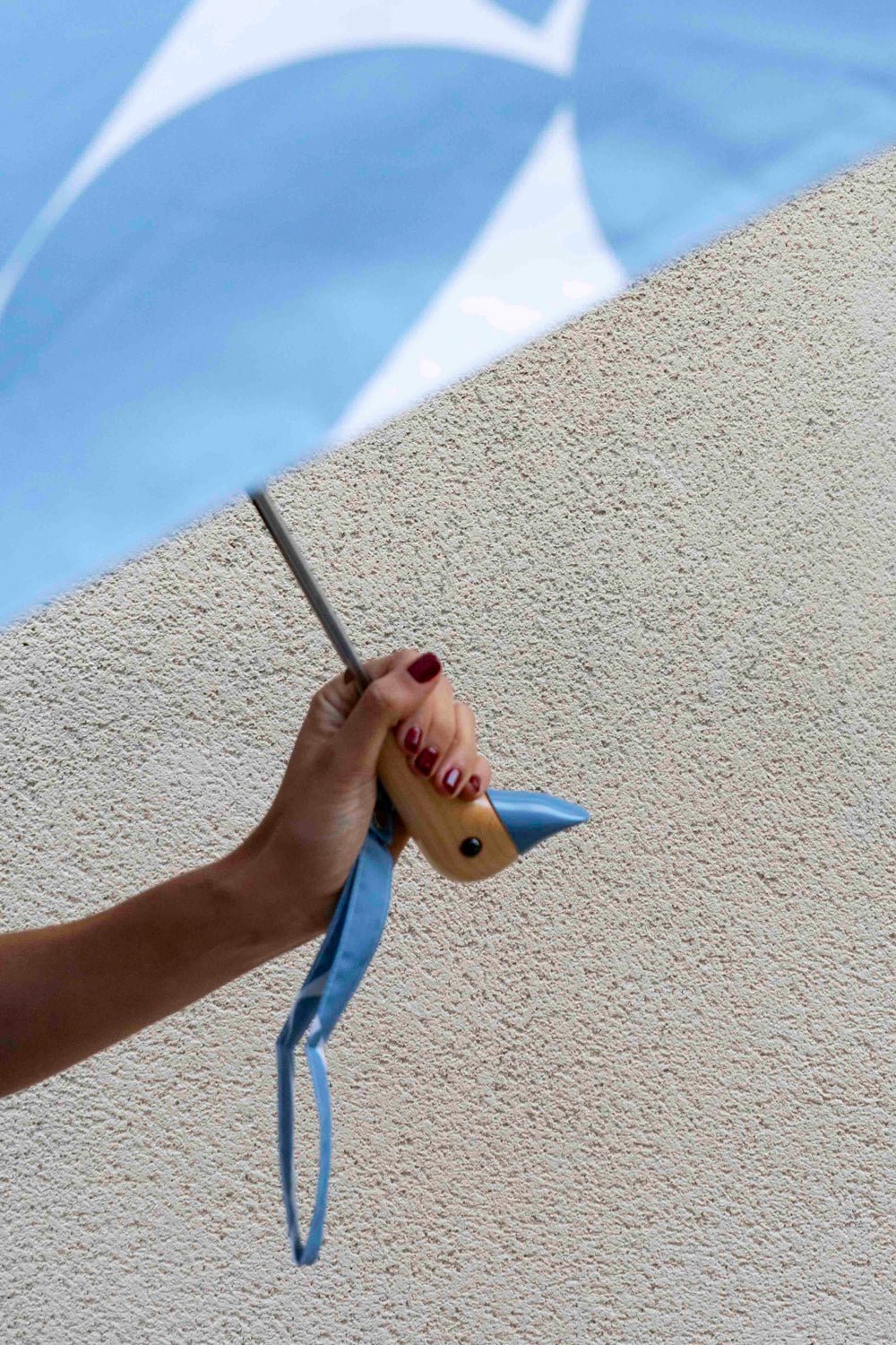 Parapluie avec design en denim et poignée en forme de tête de canard