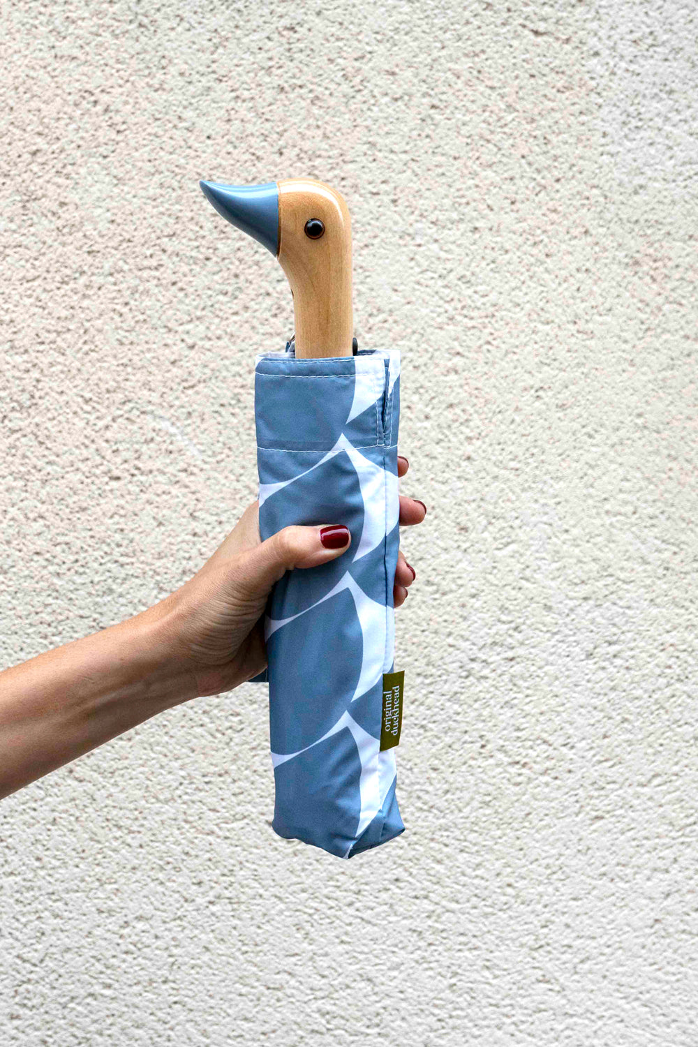 Parapluie avec design en denim et poignée en forme de tête de canard