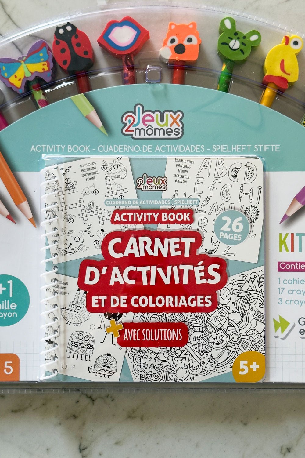 Detalle Cuaderno De Actividades Con Lápices De Colores Cristina Oria 