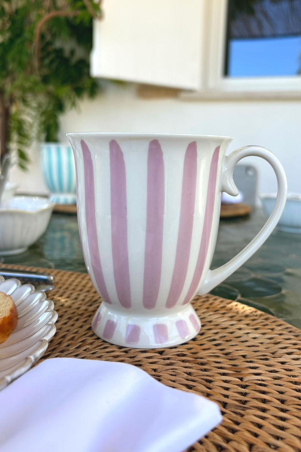 Mesa Rosa Taza Diseño Rayas Pastel Artesanal CO Cristina Oria