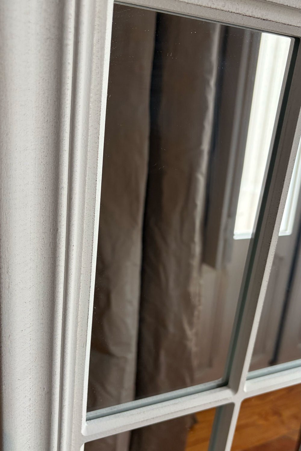 Detalle Espejo Ventana Clásico Cristina Oria 