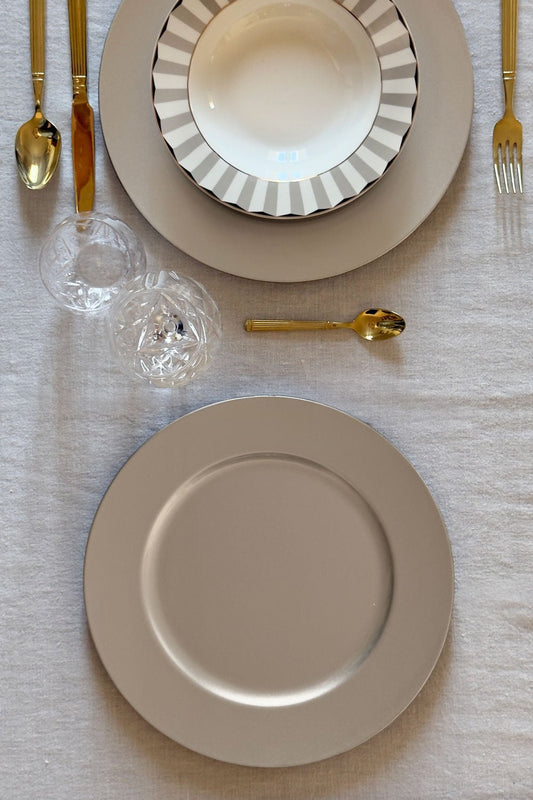 Prato de apresentação prateado