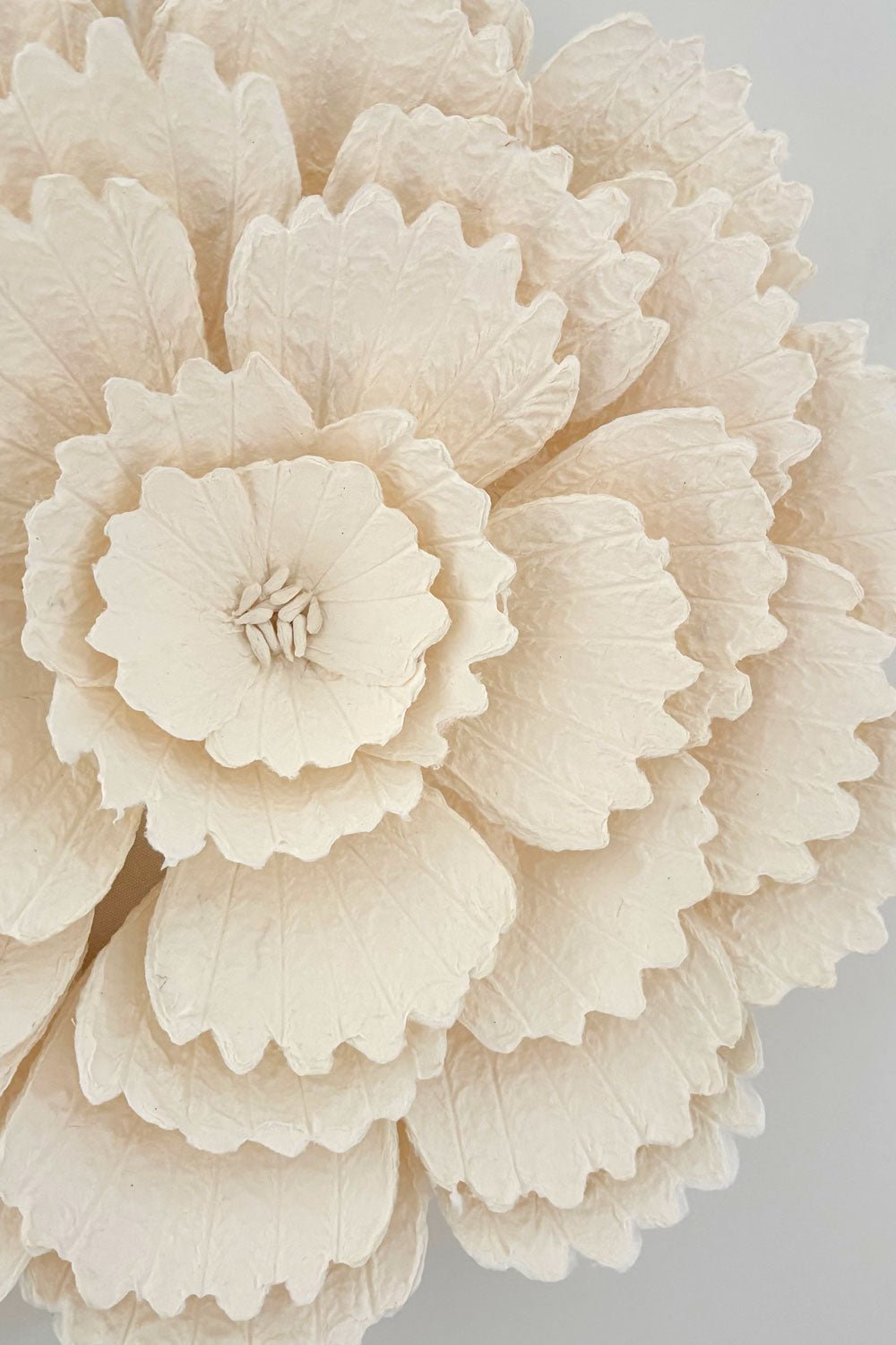 Detalle Flor Decorativa De Papel Maché Modelo Dos Cristina Oria 