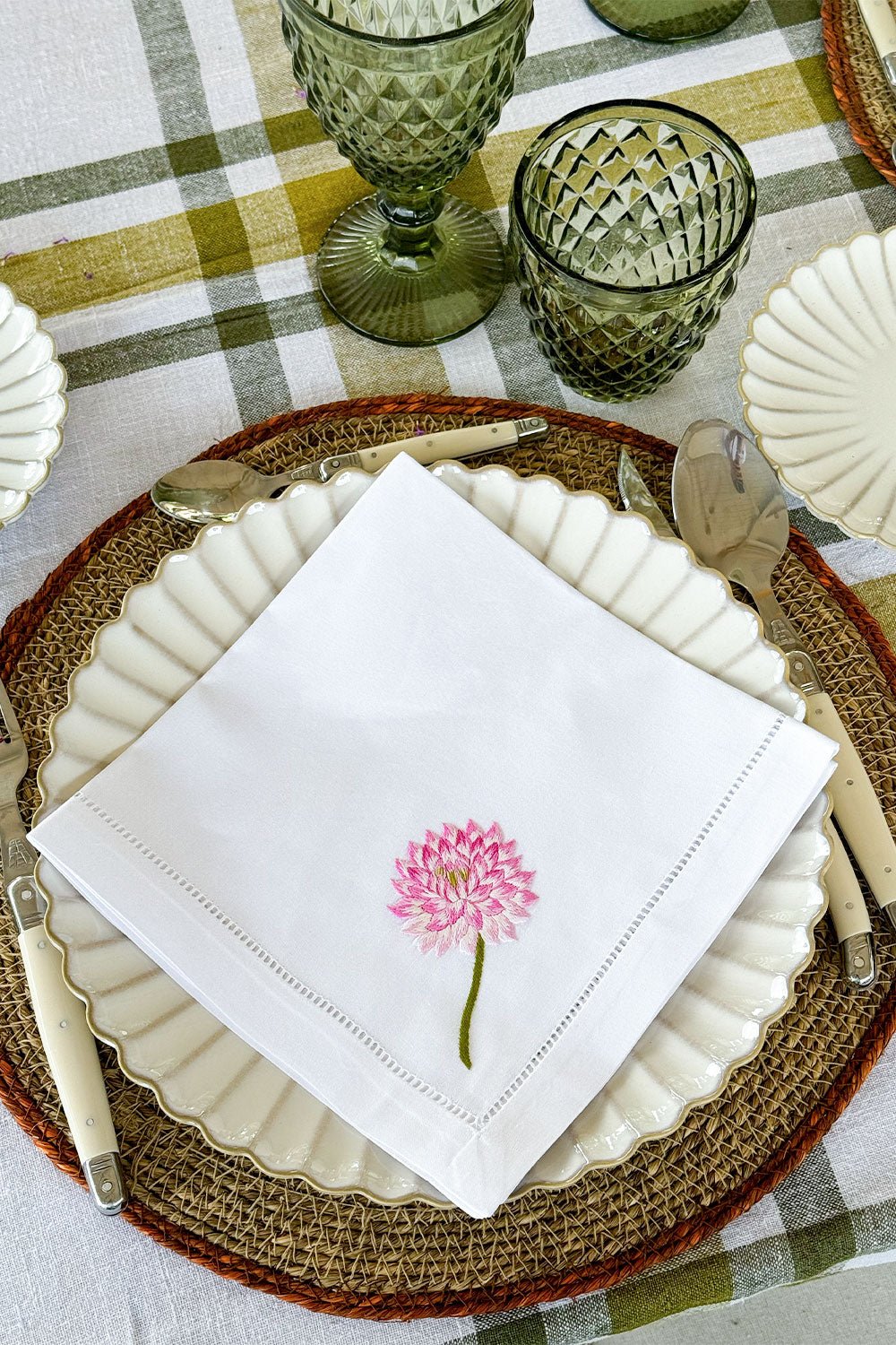 Set de 6 Servilletas Bordadas a Mano con Diseño de Flores