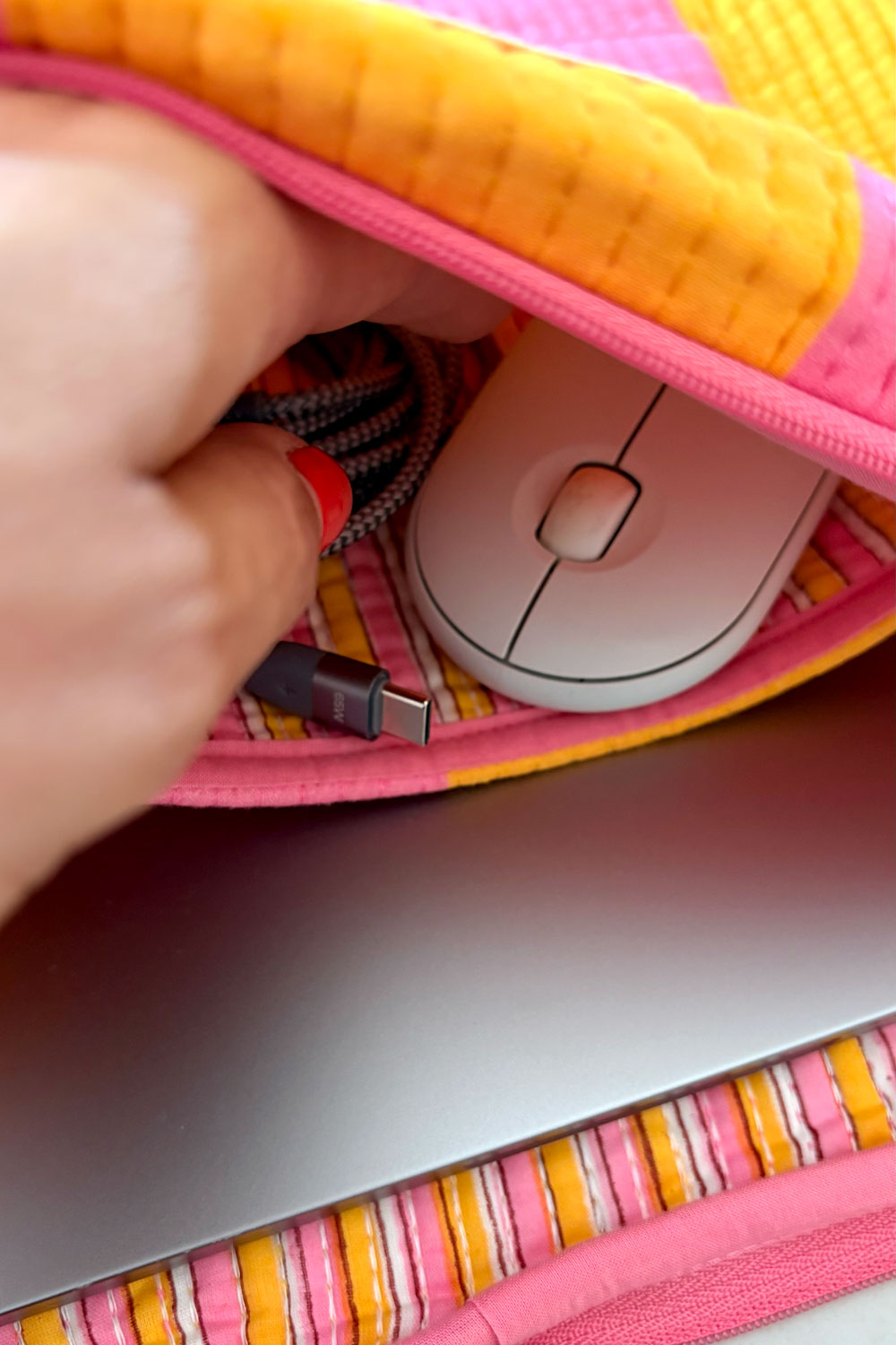 Detalles Funda Para Portátil Rayas Rosas & Naranjas Cristina Oria