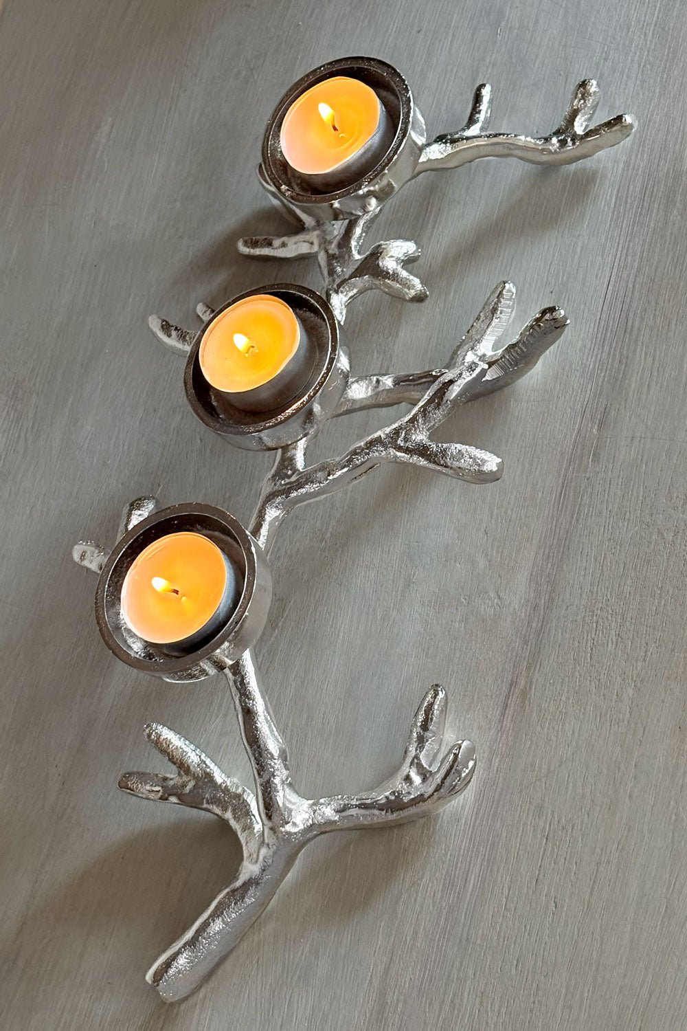 Portavelas Plateado Para Tres Velas Con Diseño De Cuerno De Ciervo Cristina Oria 