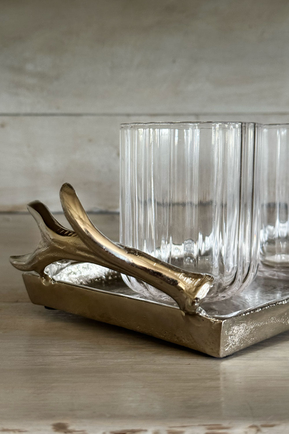 Detalle Bandeja Rectangular Plateada Con Asas Cuernos Ciervo Cristina Oria 