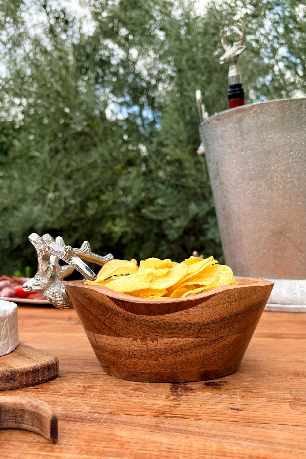 Detalle Cuenco De Madera Con Detalle Plateado De Ciervo Cristina Oria 