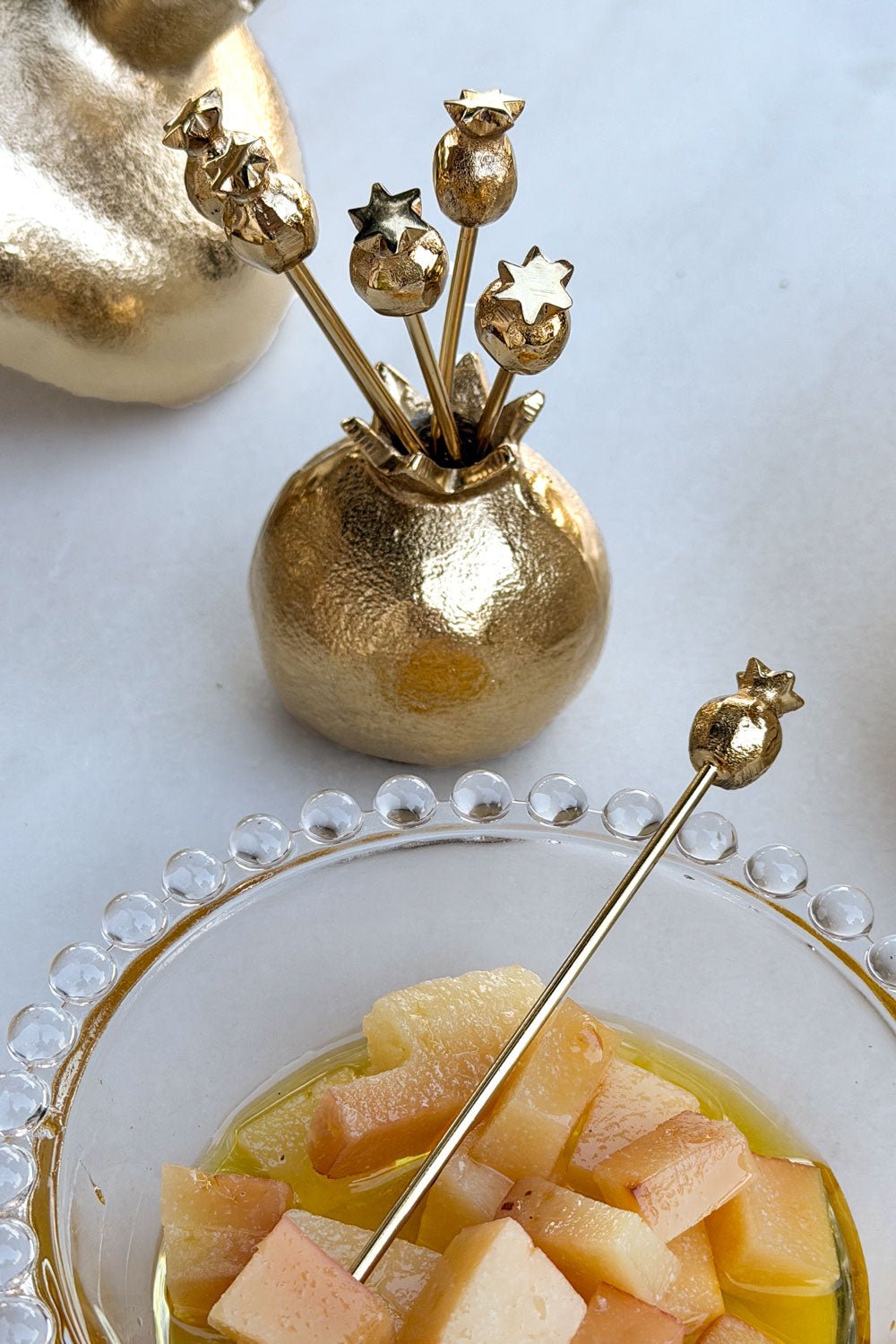 Detalle Granada Con Set De 6 Tenedores Especiales Aperitivo De Bronce Cristina Oria 