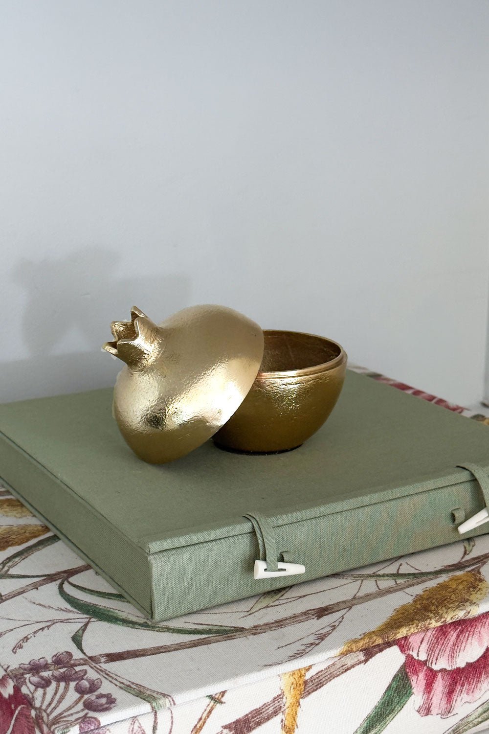 Detalle Granda Dorada De Bronce Pequeña Cristina Oria 