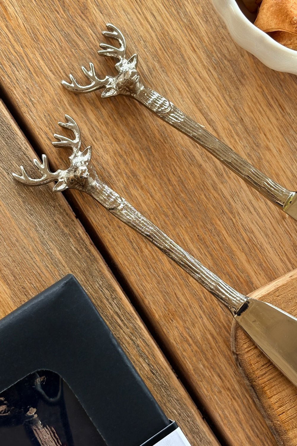 Detalle Ciervos Set De 2 Cuchillos Para Quesos Con Diseño De Ciervo Cristina Oria 