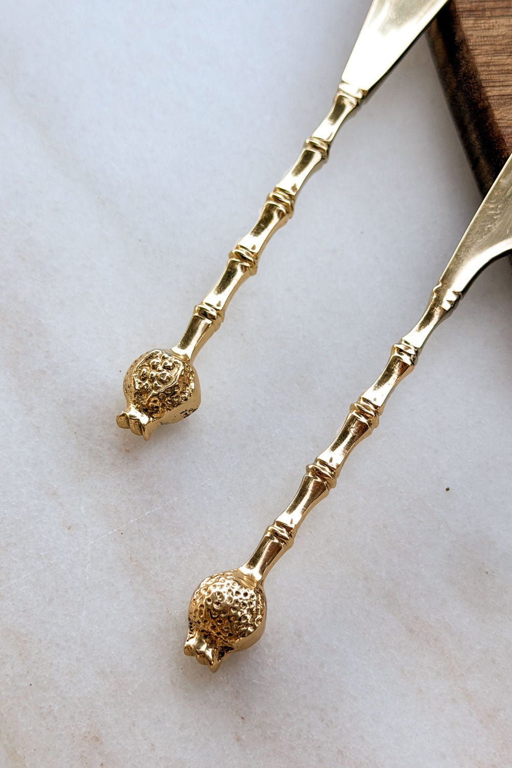 Set De 2 Cuchillos De Bronce Con Diseño De Granadas