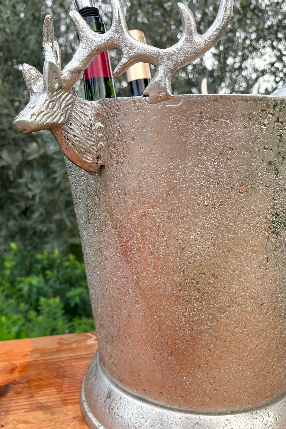 Detalle Cubitera De Aluminio Con Diseño De Ciervos Cristina Oria 