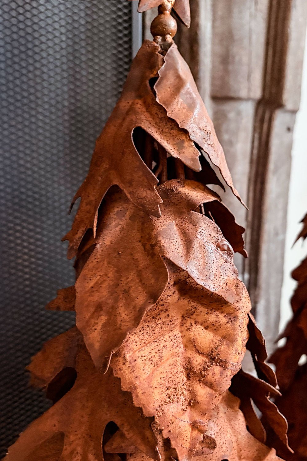 Detalle Hojas Árbol Decorativo De Metal Con Textura De Hojas Cristina Oria 