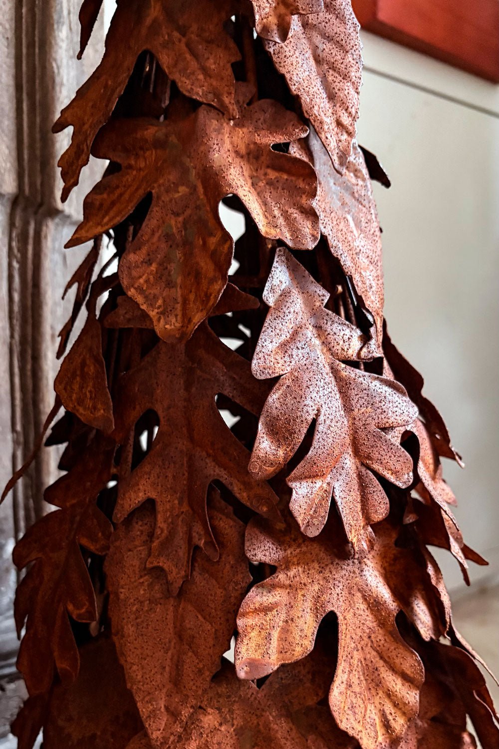 Detalle Textura Árbol Decorativo De Metal Con Textura De Hojas Cristina Oria 