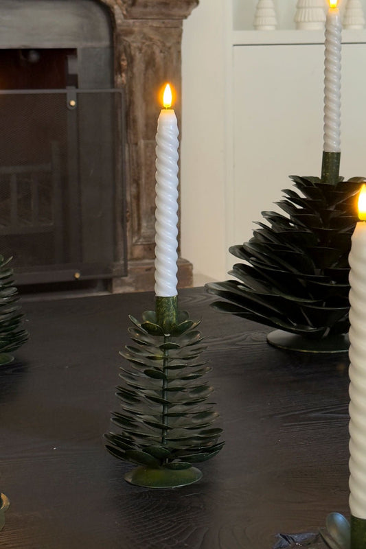 Candelabro De Hierro Con Diseño De Árbol Verde