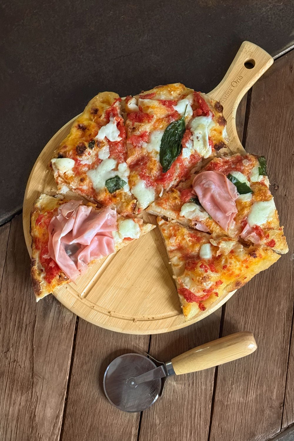 Detalle Tabla De Bambú Especial Para Pizza Cristina Oria 