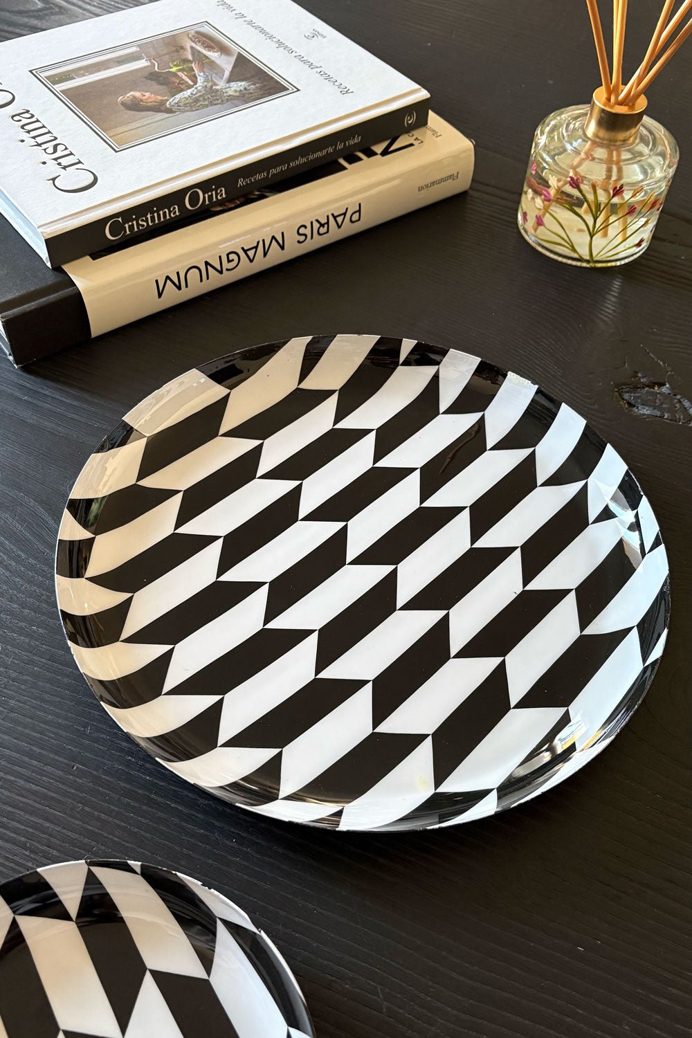 Runde Tablett in Weiß und Schwarz