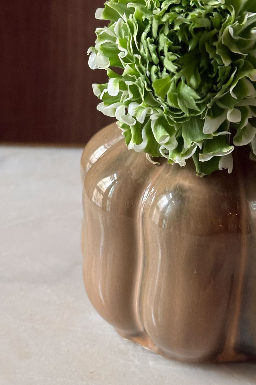 Vaso artesanal Aurelia marrom esmaltado