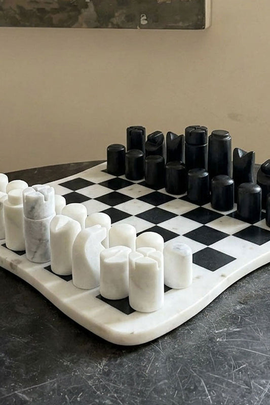 Ajedrez De Mármol Con Diseño Irregular Blanco Y Negro